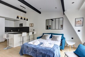 1 chambre, fer et planche à repasser, accès Internet, draps fournis