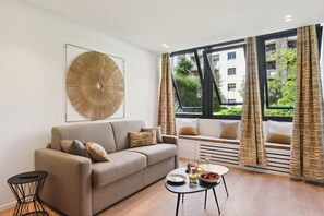TV - 314 Suite Monnier - Superb apartment in Paris. (Paris 12 Reuilly)