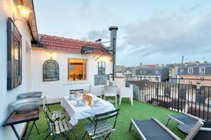 Outdoor dining - 346 Suite Merri Rooftop - Superb apartment (Paris 04 Hôtel-de-Ville)