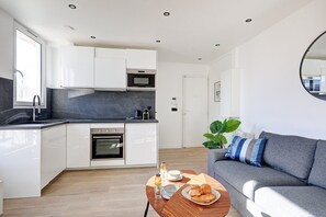 Réfrigérateur, micro-ondes, four, lave-vaisselle