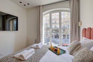 3 slaapkamers, een strijkplank/strijkijzer, wifi, beddengoed