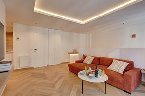 TV - 343 Suite Jad - Superb apartment in Paris (Paris)