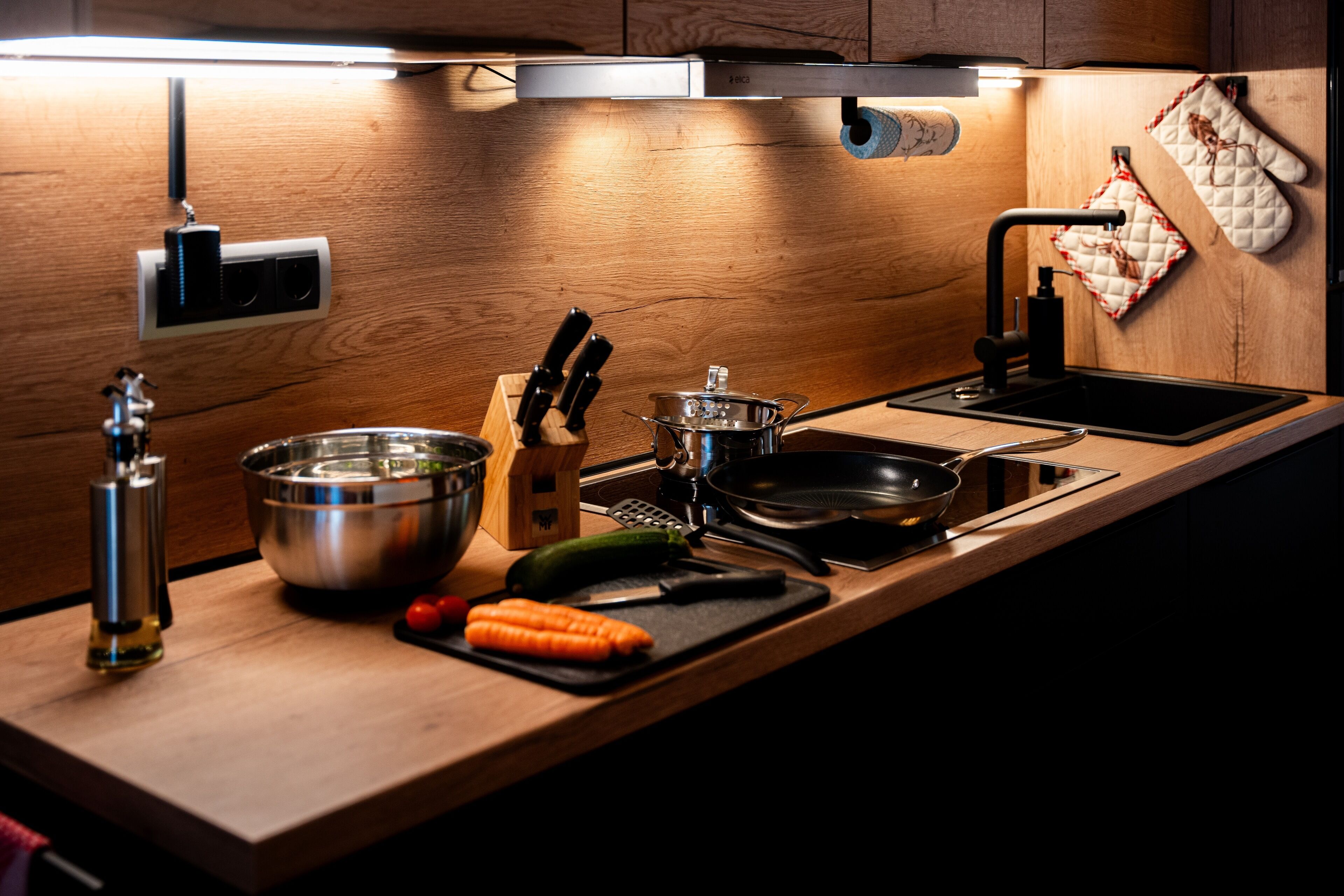 Premium Condo, 2 Bedrooms, Pets allowed (Rotspitz) | Private kitchen | Full-sized fridge, oven, stovetop, dishwasher