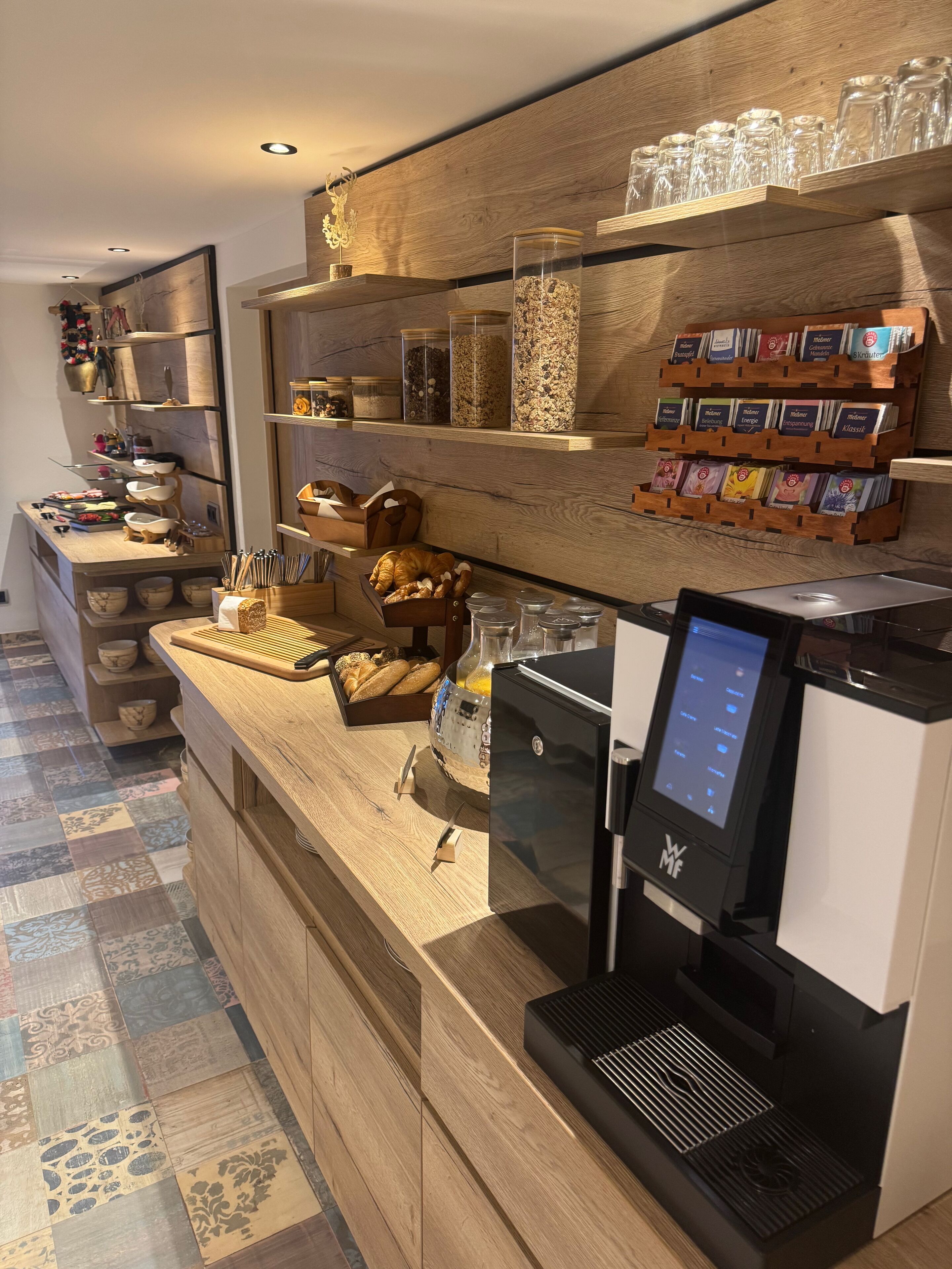 Daily buffet breakfast (EUR 18.50 per person)