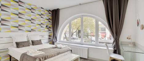 3 bedrooms, desk, iron/ironing board, WiFi