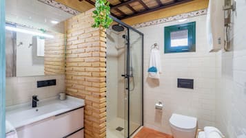 Shower, towels