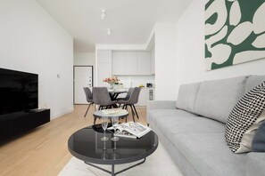 TV, offices - Air-conditioned Apartment | Parking | Center (Warszawa)