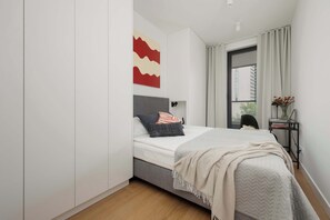 2 bedrooms, desk, iron/ironing board, WiFi - Air-conditioned Apartment | Parking | Center (Warszawa)