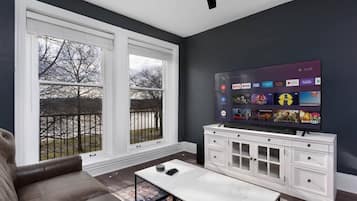 TV, studio