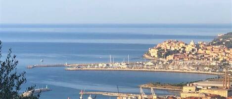 Uitzicht op strand/zee