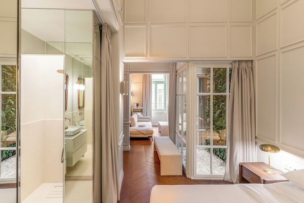 Phòng Suite Deluxe | 1 phòng ngủ, két bảo mật tại phòng, màn/rèm cản sáng, phòng cách âm 