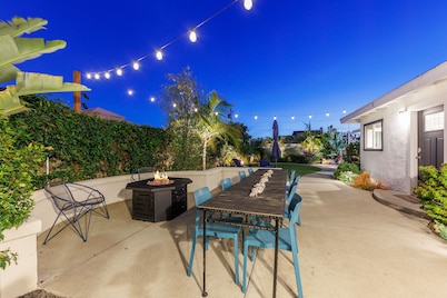 Charming Bungalow - Walk to Beach - Pet Friendly