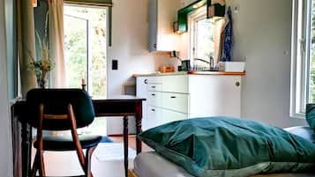 1 Schlafzimmer, Schreibtisch, WLAN, Bettwäsche
