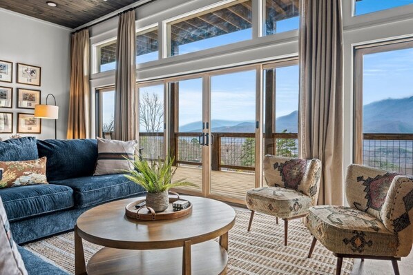 Smart-TV, Kamin, Videospiele