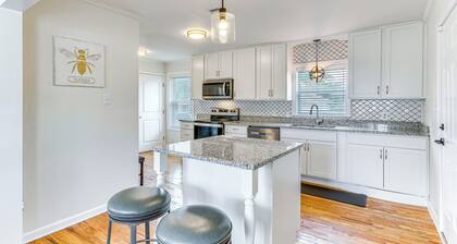 Pensacola Home w/ Covered Patio: 1 Mi to Downtown!