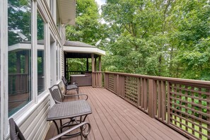 Property grounds - Gatlinburg Cabin Rental: 3 Mi to Downtown (Gatlinburg)