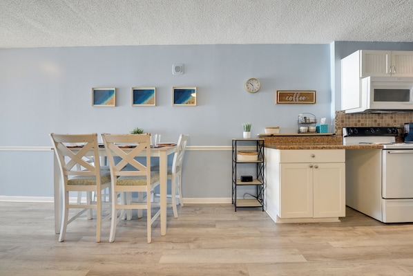Interior - Coastal Condo w/ Balcony in North Myrtle Beach! (North Myrtle Beach)