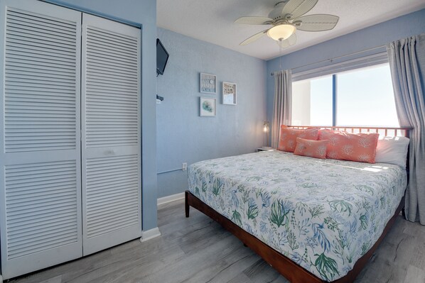 Interior - Coastal Condo w/ Balcony in North Myrtle Beach! (North Myrtle Beach)