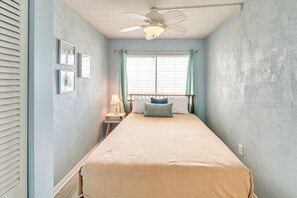 Interior - Coastal Condo w/ Balcony in North Myrtle Beach! (North Myrtle Beach)