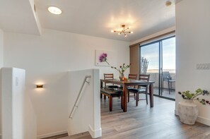 Apartment (2 Bedrooms) | Interior - Lake Powell Views: Adobe Townhome w/ Patio (Page)