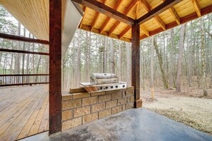 House (6 Bedrooms) | Interior - Grand Broken Bow Cabin w/ Hot Tub & Spacious Deck! (Broken Bow)