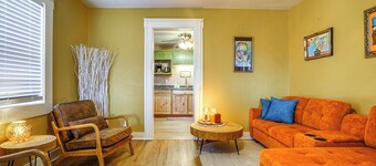 New Mexico Cottage: Hot Springs Fed Tub On-site