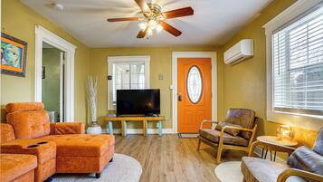 Cottage (2 Bedrooms) | Interior