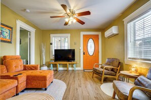 Cottage (2 Bedrooms) | Interior