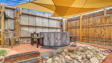 Cottage (2 Bedrooms) | Interior