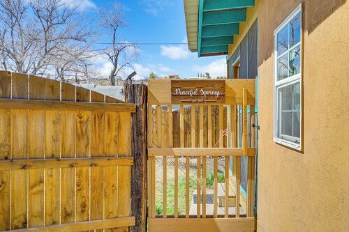 New Mexico Cottage: Hot Springs Fed Tub On-site