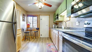 Cottage (2 Bedrooms) | Interior