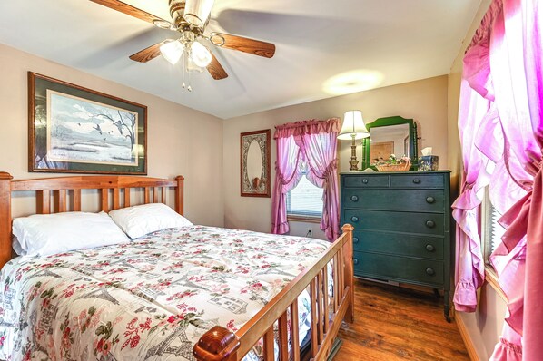 House (2 Bedrooms) | Interior - Cozy Mount Union Cabin w/ Fire Pit & River Access (Mount Union)