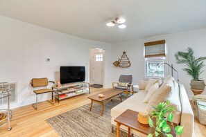 House (2 Bedrooms) | Interior