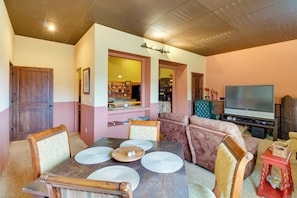 Apartment (2 Bedrooms) | Front of property