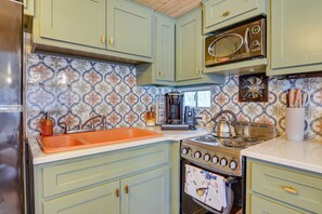 House (2 Bedrooms) | Interior