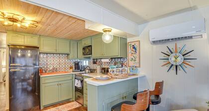 Pet-friendly Brownwood Home: Walk to Lake!