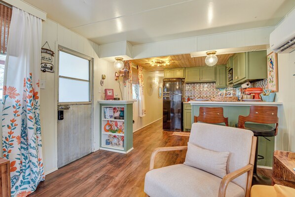 House (2 Bedrooms) | Interior - Pet-friendly Brownwood Home: Walk to Lake! (Brownwood)
