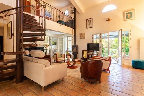 MAS DE  GAIRAUT VI4395 By Riviera Holiday Homes