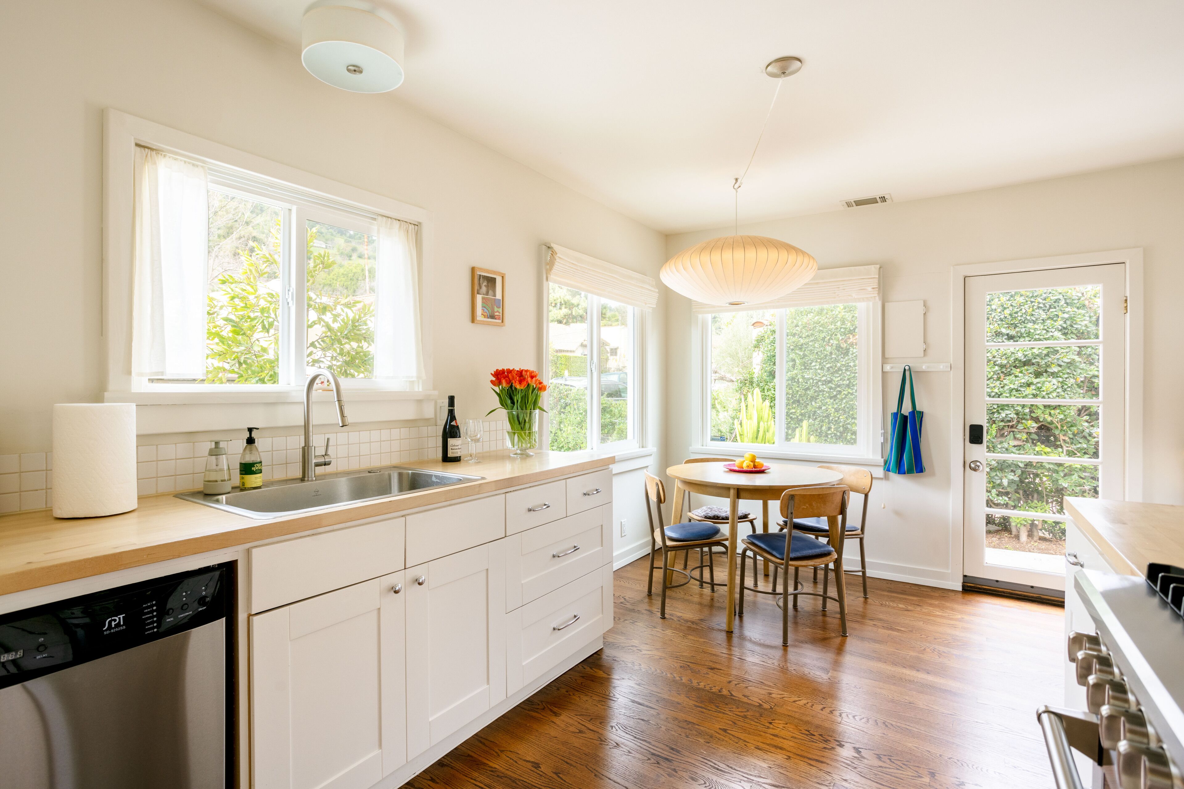 冰箱、微波炉、烤箱、炉灶