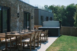 屋外ダイニングエリア