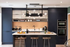 Kühlschrank, Ofen, Herdplatte, Geschirrspüler