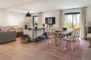 Fernseher, Stereoanlage, Arbeitsbereiche