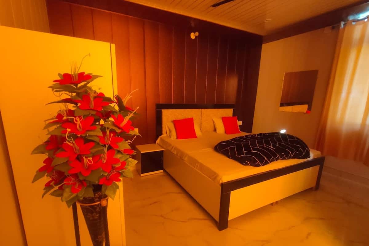 Desk, bed sheets