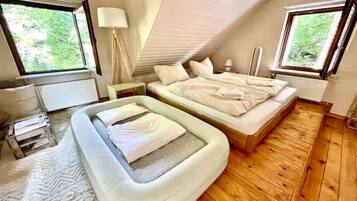 3 Schlafzimmer, Reisekinderbett, kostenloses WLAN, Bettwäsche