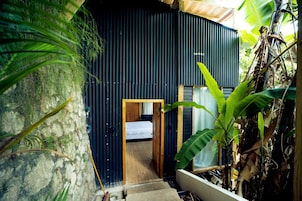Exclusive Cabin | WiFi (free), bed sheets