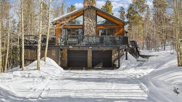 House, 4 Bedrooms | Exterior