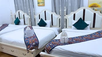 Deluxe Triple Room | Free WiFi, bed sheets