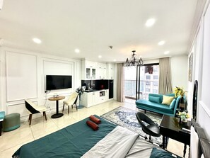 1 chambre, bureau, fer et planche à repasser, Wi-Fi