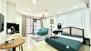 1 bedroom, desk, iron/ironing board, WiFi