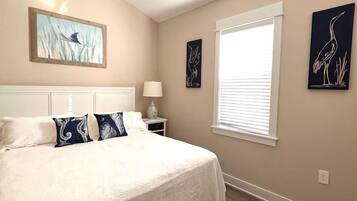 2 bedrooms, iron/ironing board, WiFi (free), bed sheets